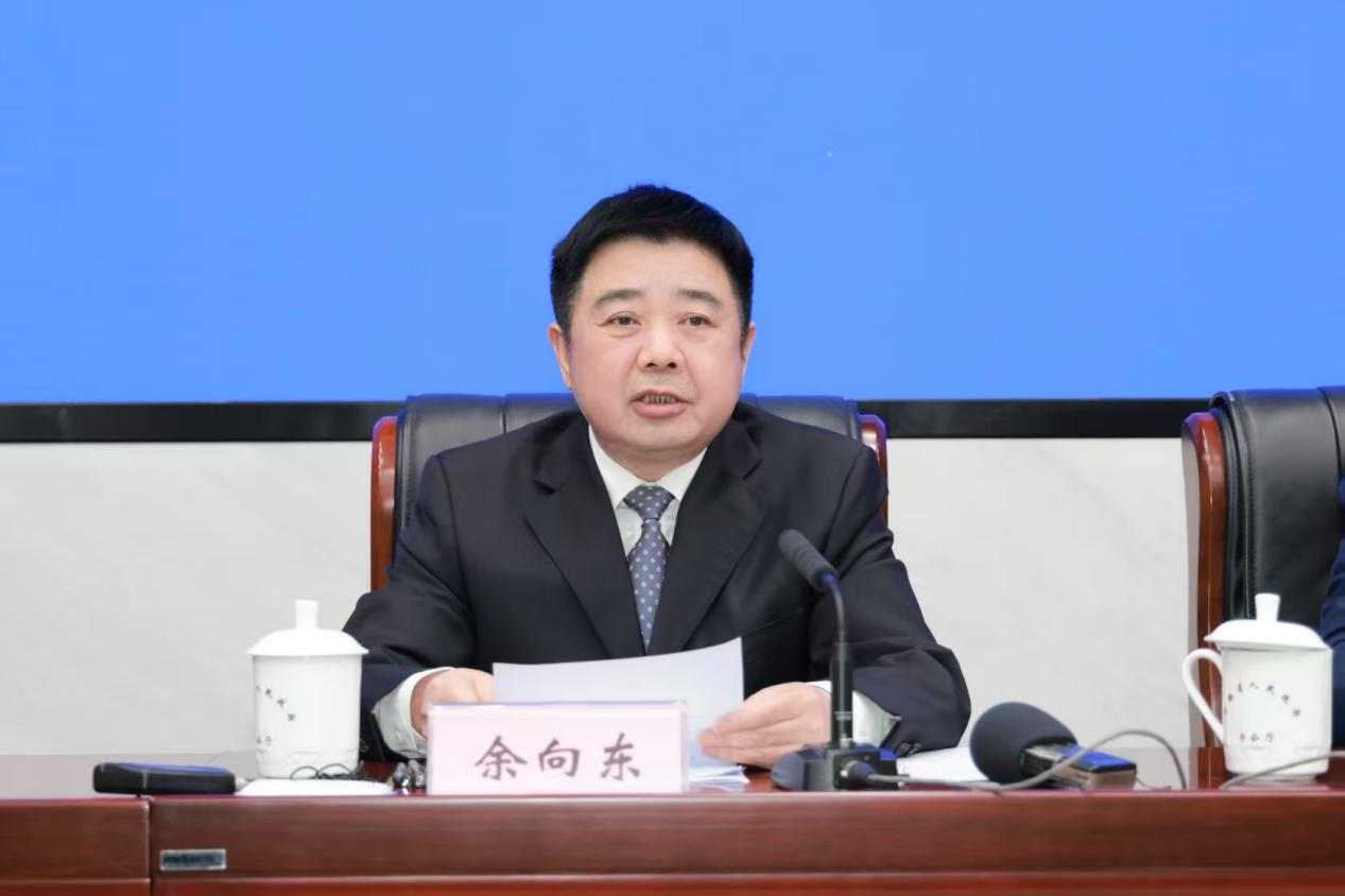 余最新厅长带你探秘小巷美食天堂